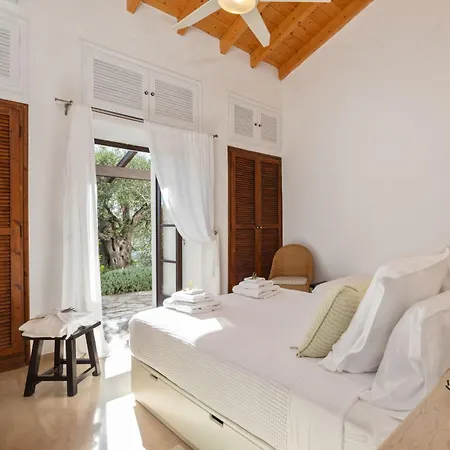 Spartilas فيلة Pyrgi (Corfu)