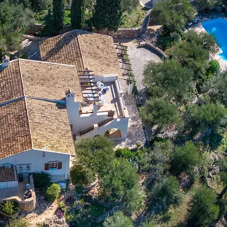 فيلة Spartilas Pyrgi (Corfu)